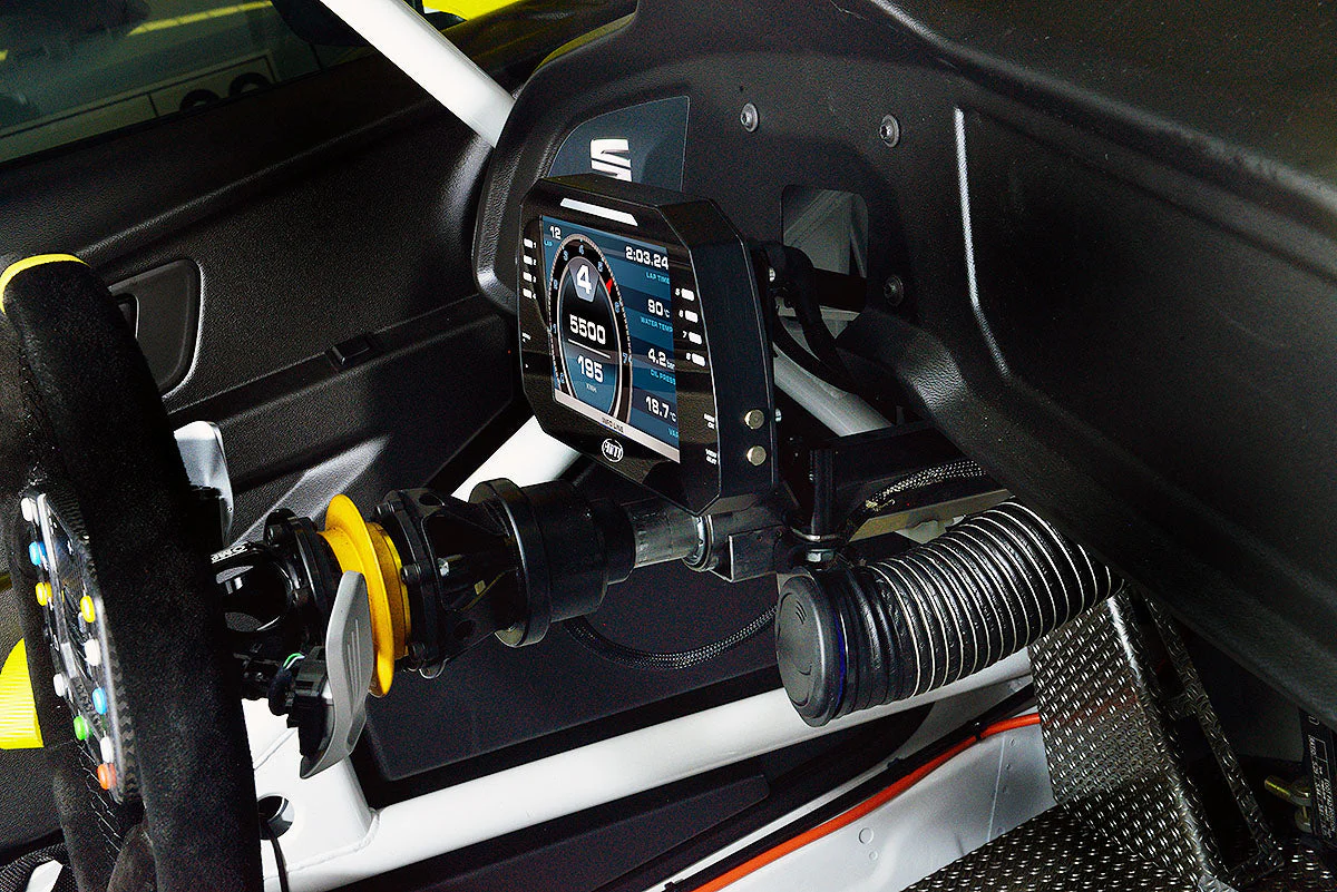 AiM Sports MXG 1.3 Large Color TFT Dash and Data Logger - Image 13