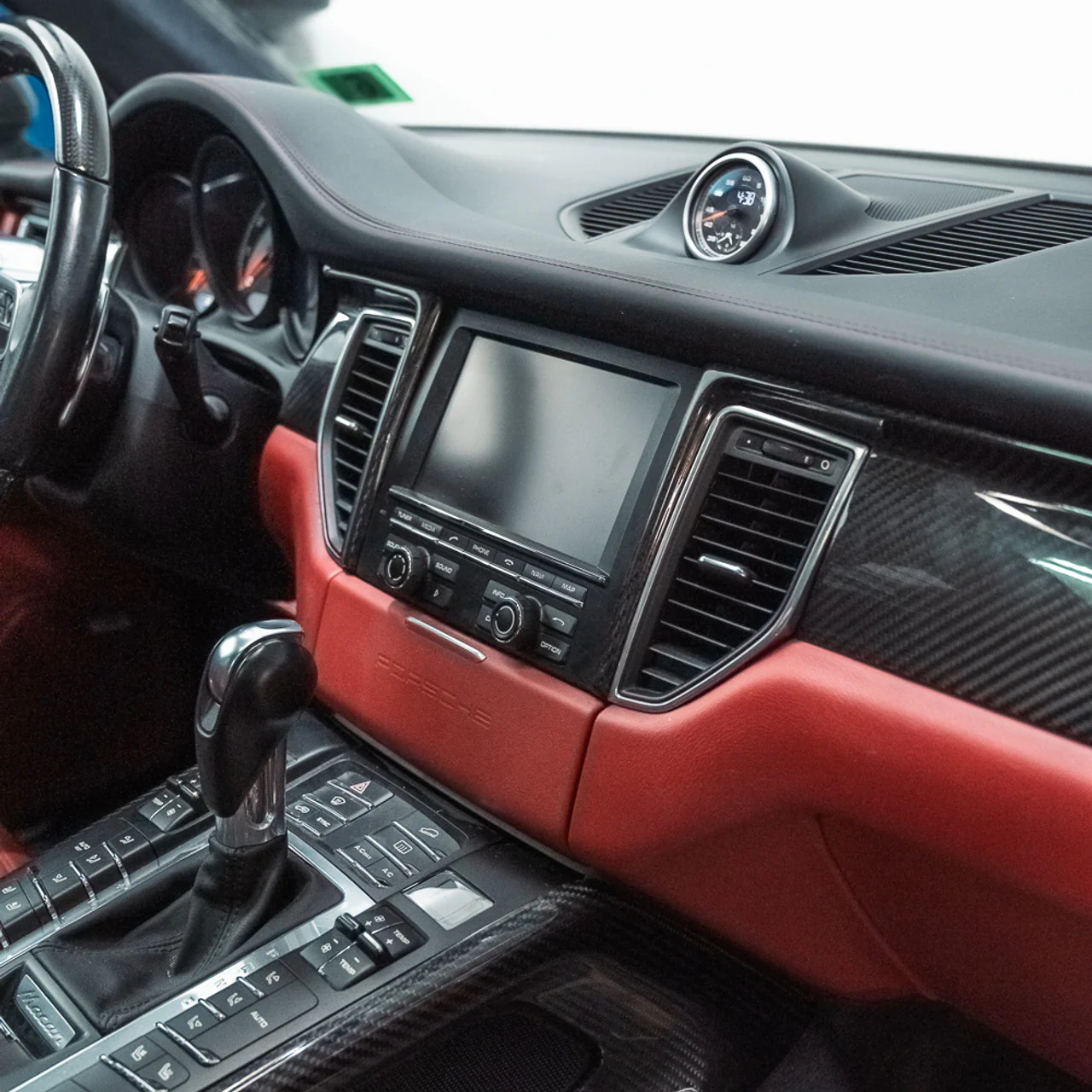 Rennline Carbon Fiber Dash Trim Kit for Macan - Image 5