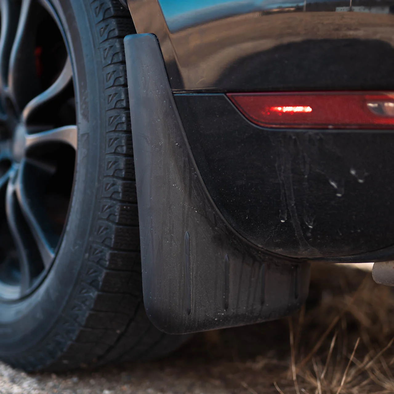 Rennline Cayenne 957 Mud Flap Kit - Image 5